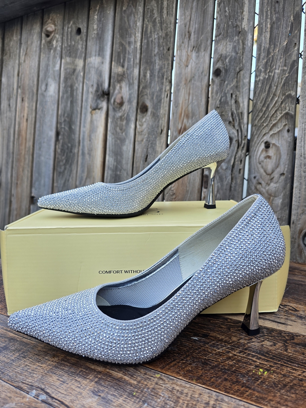 Cosy Island Women's Silver Rhinestone Pointed Toe Mid Heel Pumps Size 8